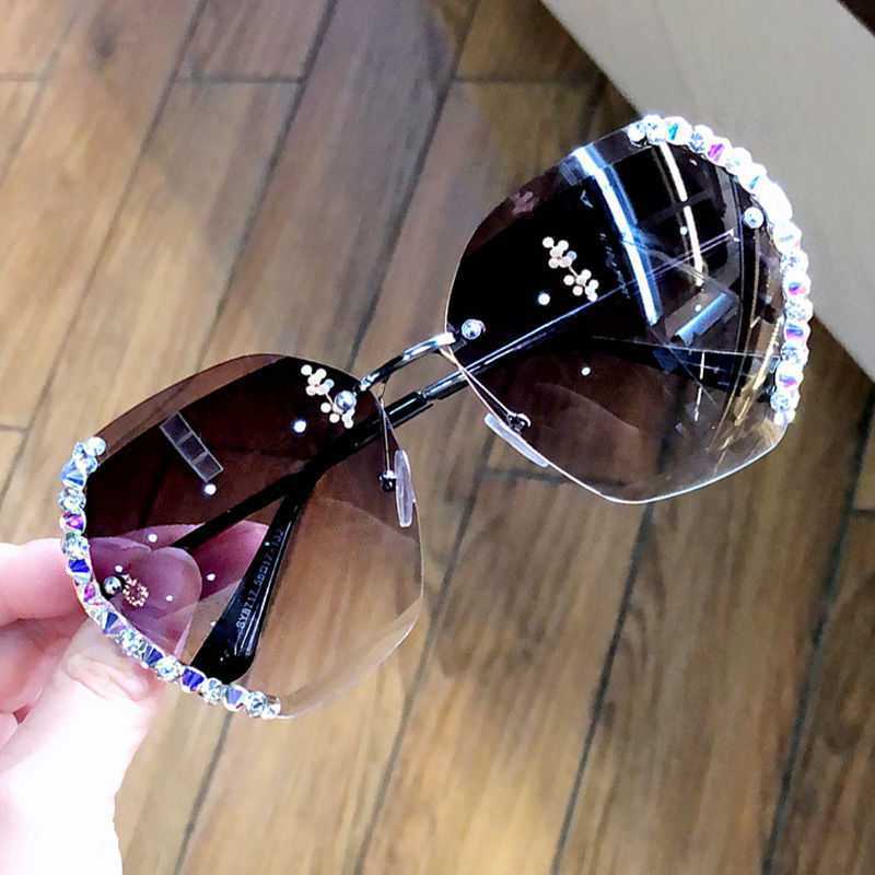 Diamond-Studded Sunglasses Women