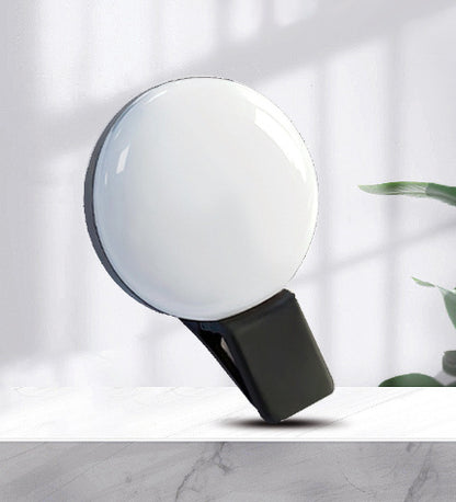 Make-up Selfie With Mobile Phone full Fill Light